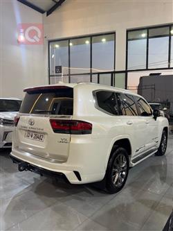 تۆیۆتا لاند کروزەر